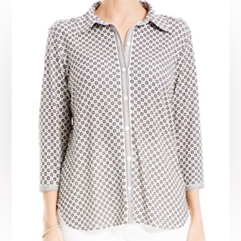Max Studio Black and White Geometric Buttoned Blouse